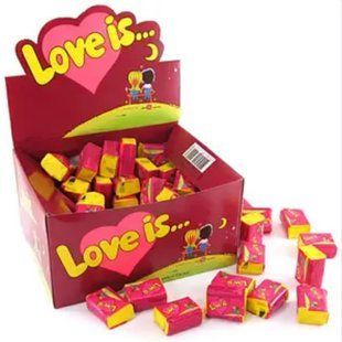Жувальна гумка "LOVE IS... Любов це...", вишня-лимон, блок, 100шт 1166 фото